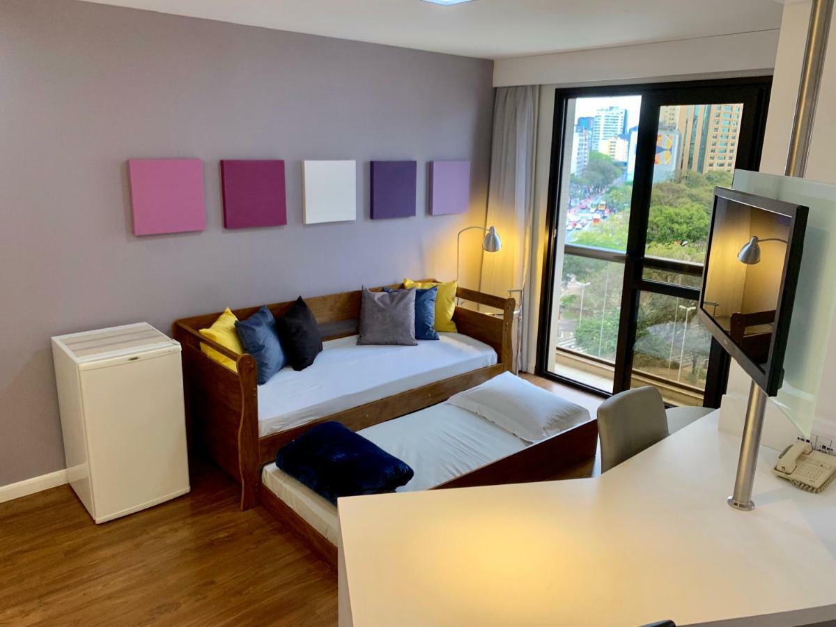 Saint Lawrence - 30m Metro Paraiso Apartment *